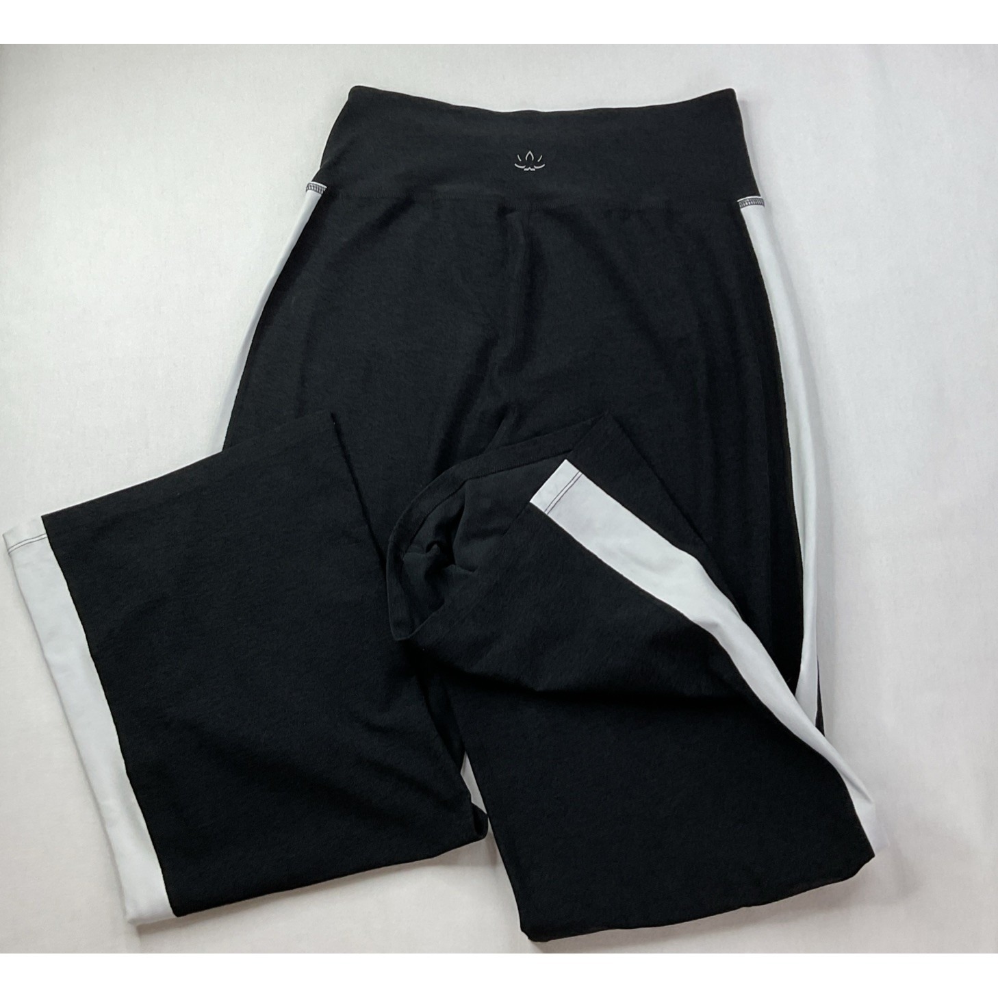 Beyond Yoga Pants Women Sz M Wide Leg Spacedye Line Up Athletic Black White